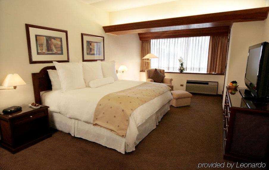 J&A Classic Hotel Lima Rom bilde A room at the hotel